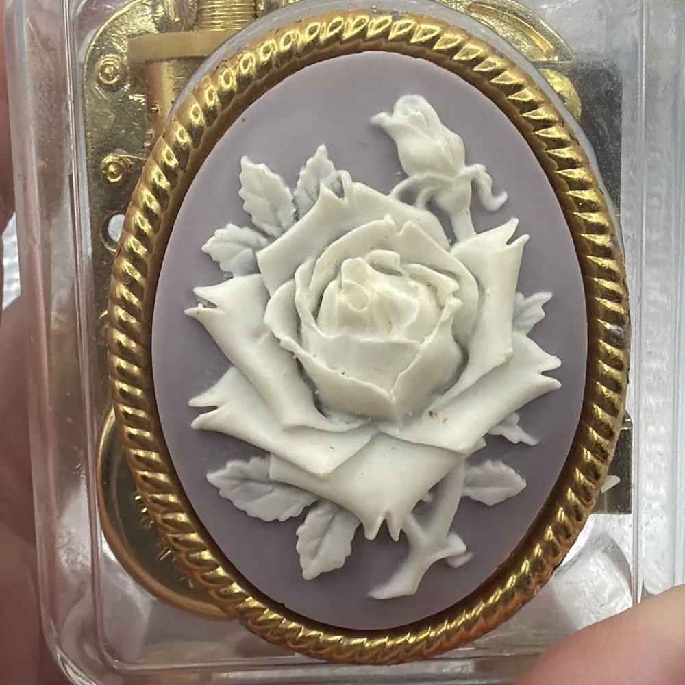 Cameo Music Box Etched Rose Lavendar Vintage Plays Hymn The Rose  21/2 x2 Sankyo